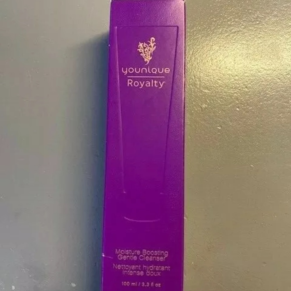 younique gentle moisture cleanser